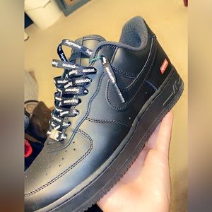 selling supremes nike forces only wore twice